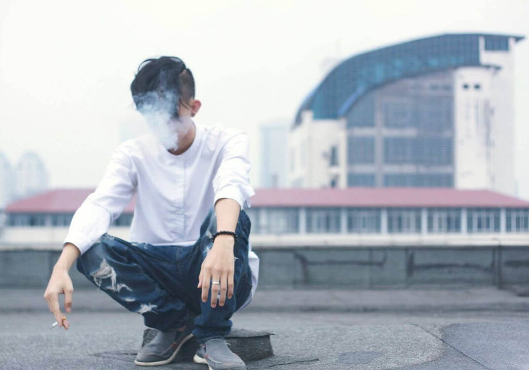 teen-smoking-pexels-photo-136878