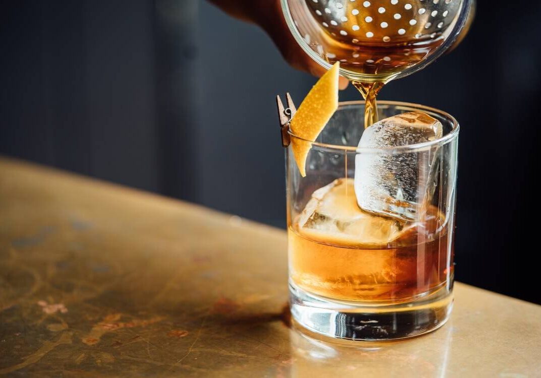 whiskey-pexels-photo-132737